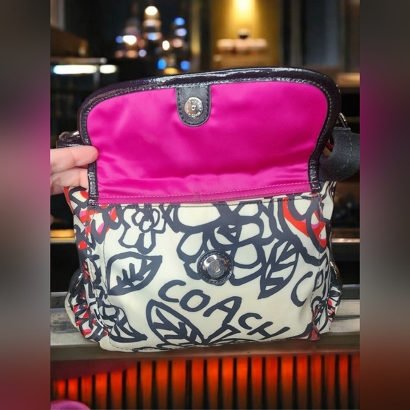 Vintage Coach Poppy Daisy Kyra Floral Graffiti Crossbody Messenger Bag - Picture 4 of 16